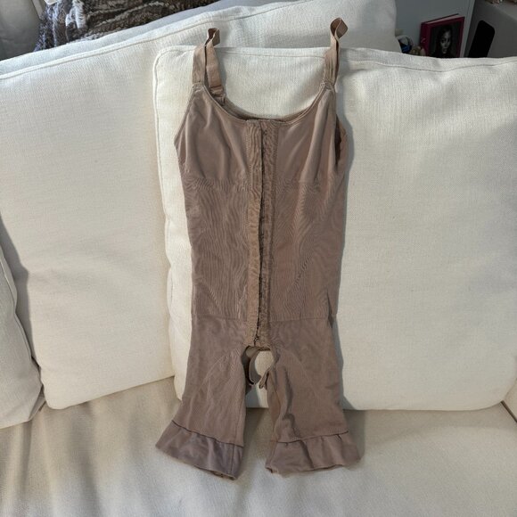 Pile Taupe Post-Op Faja Compression Garment – Adjustable Hook Front Shapewear - Picture 1 of 5